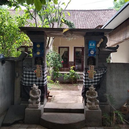 Pondok Aldi Hostel アメッド エクステリア 写真