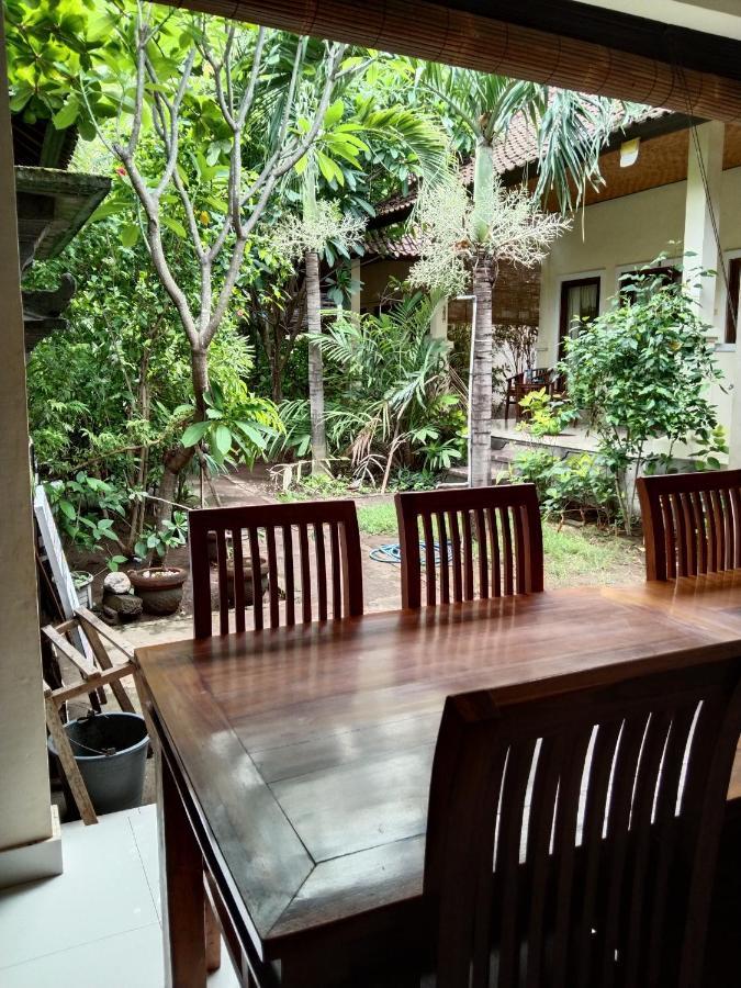 Pondok Aldi Hostel アメッド エクステリア 写真