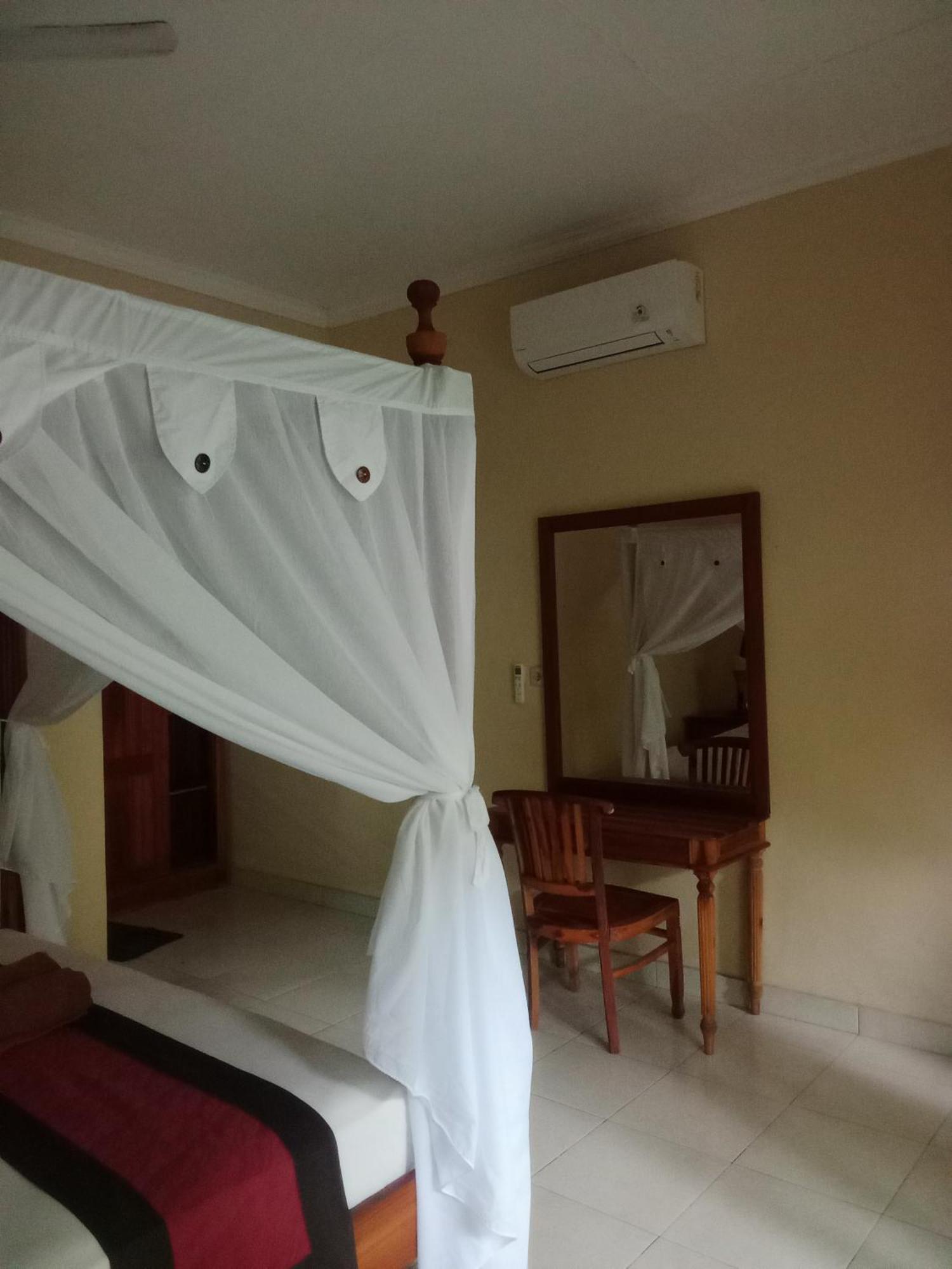 Pondok Aldi Hostel アメッド エクステリア 写真