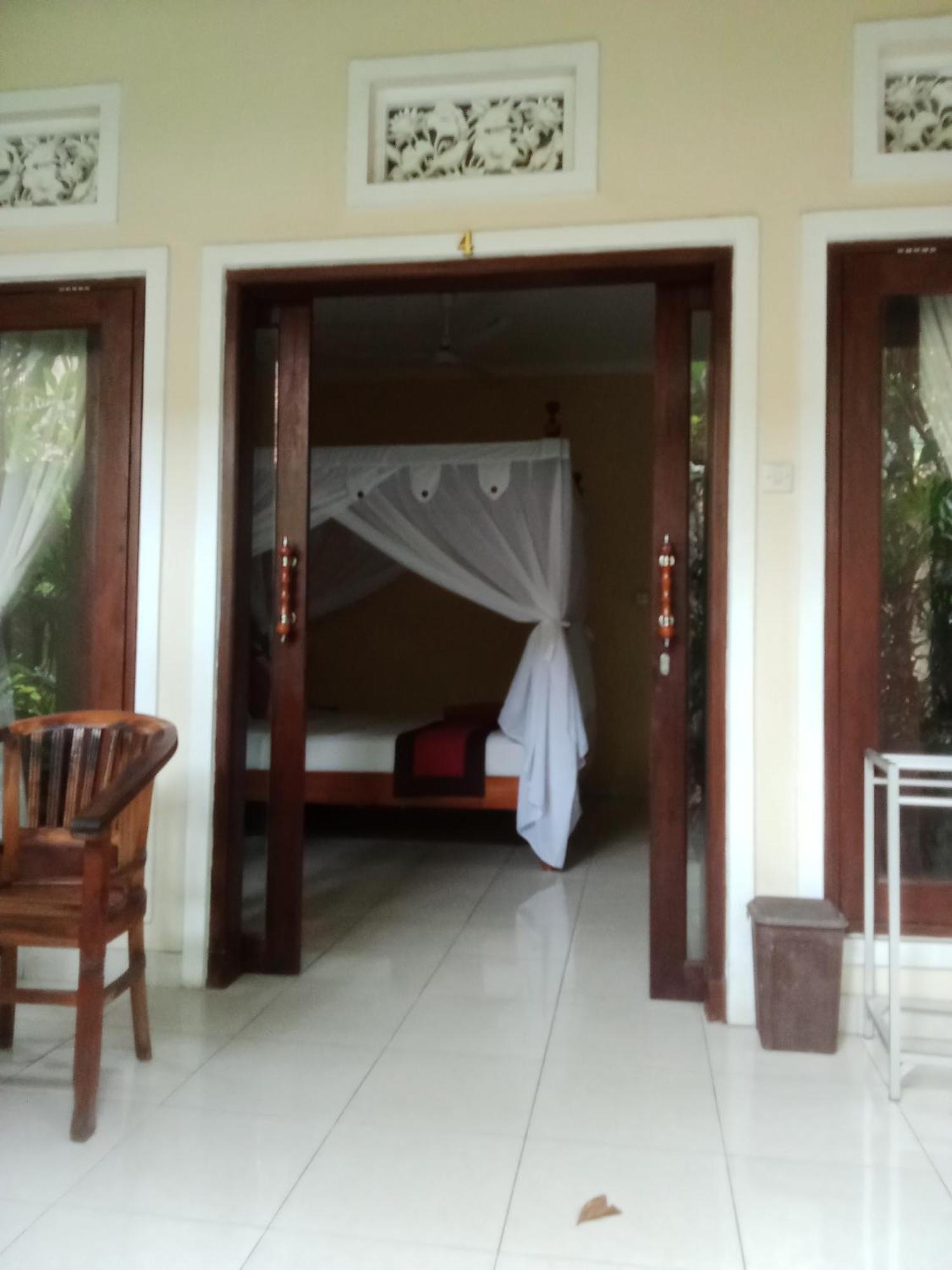 Pondok Aldi Hostel アメッド エクステリア 写真