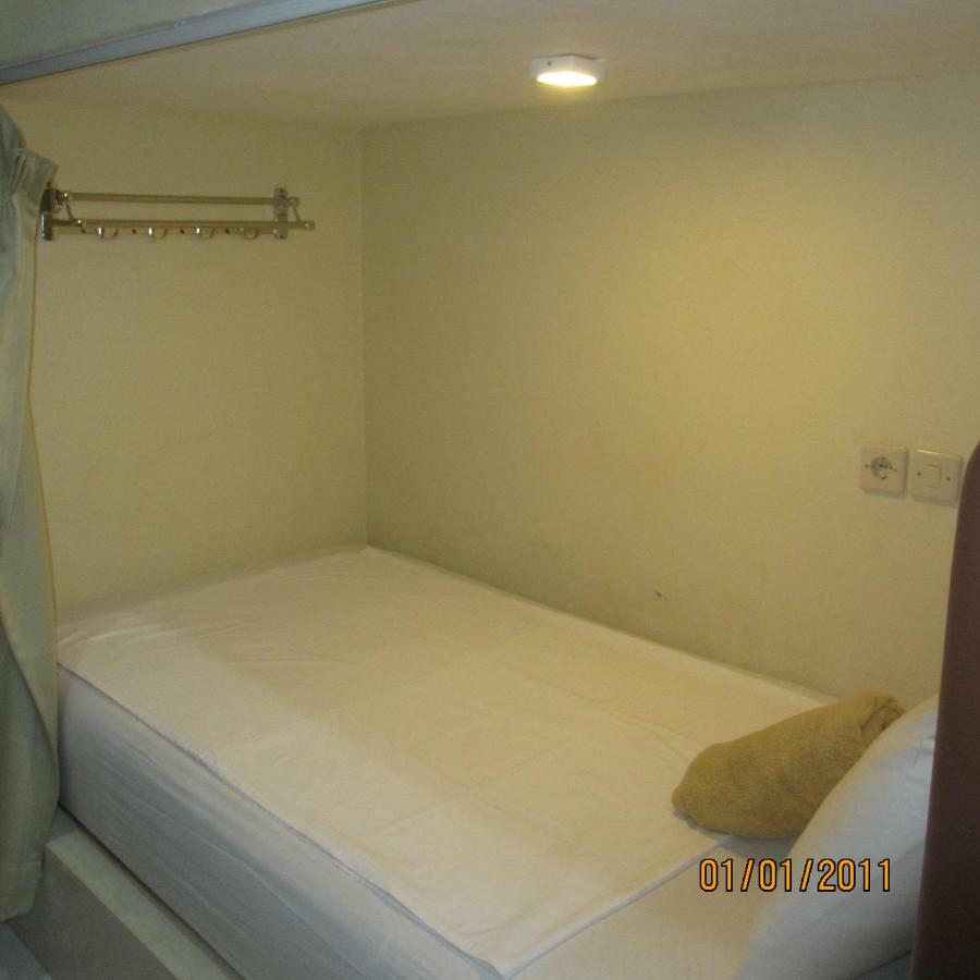 Pondok Aldi Hostel アメッド エクステリア 写真