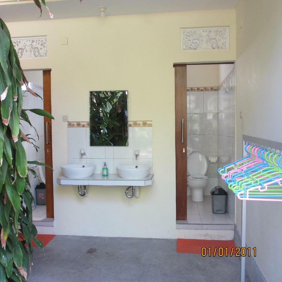 Pondok Aldi Hostel アメッド エクステリア 写真