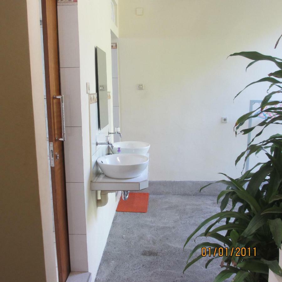 Pondok Aldi Hostel アメッド エクステリア 写真