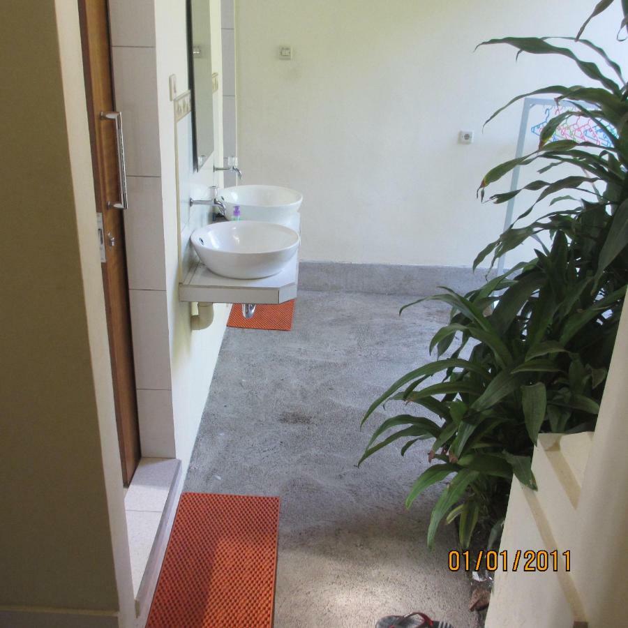 Pondok Aldi Hostel アメッド エクステリア 写真