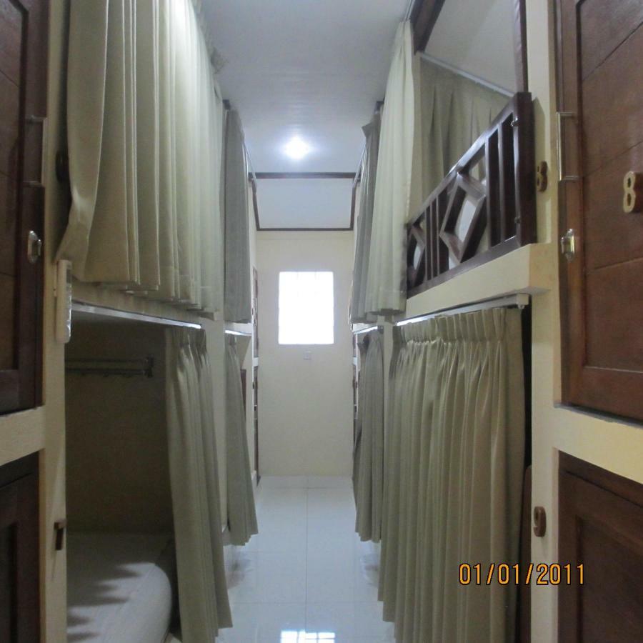 Pondok Aldi Hostel アメッド エクステリア 写真