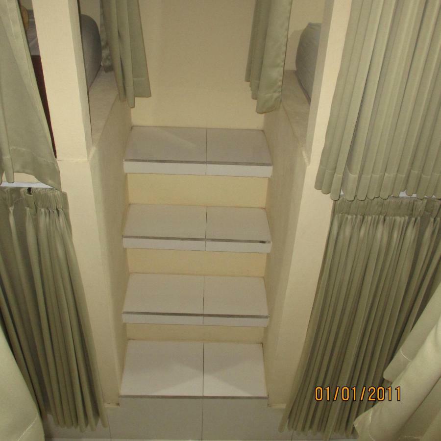 Pondok Aldi Hostel アメッド エクステリア 写真